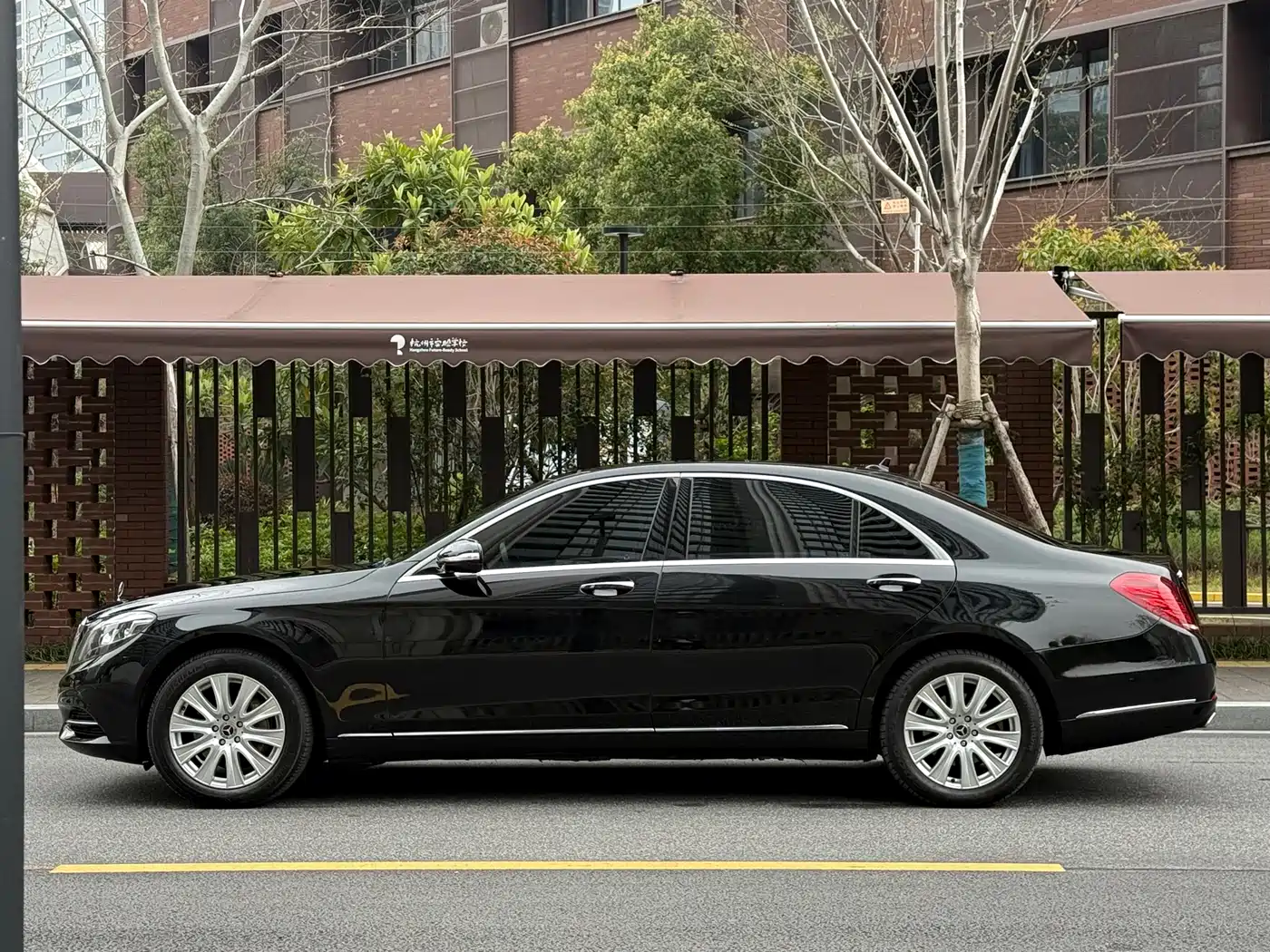 Mercedes-Benz S-Class 2017 S 320 L Business Upgrade Edition фото 11