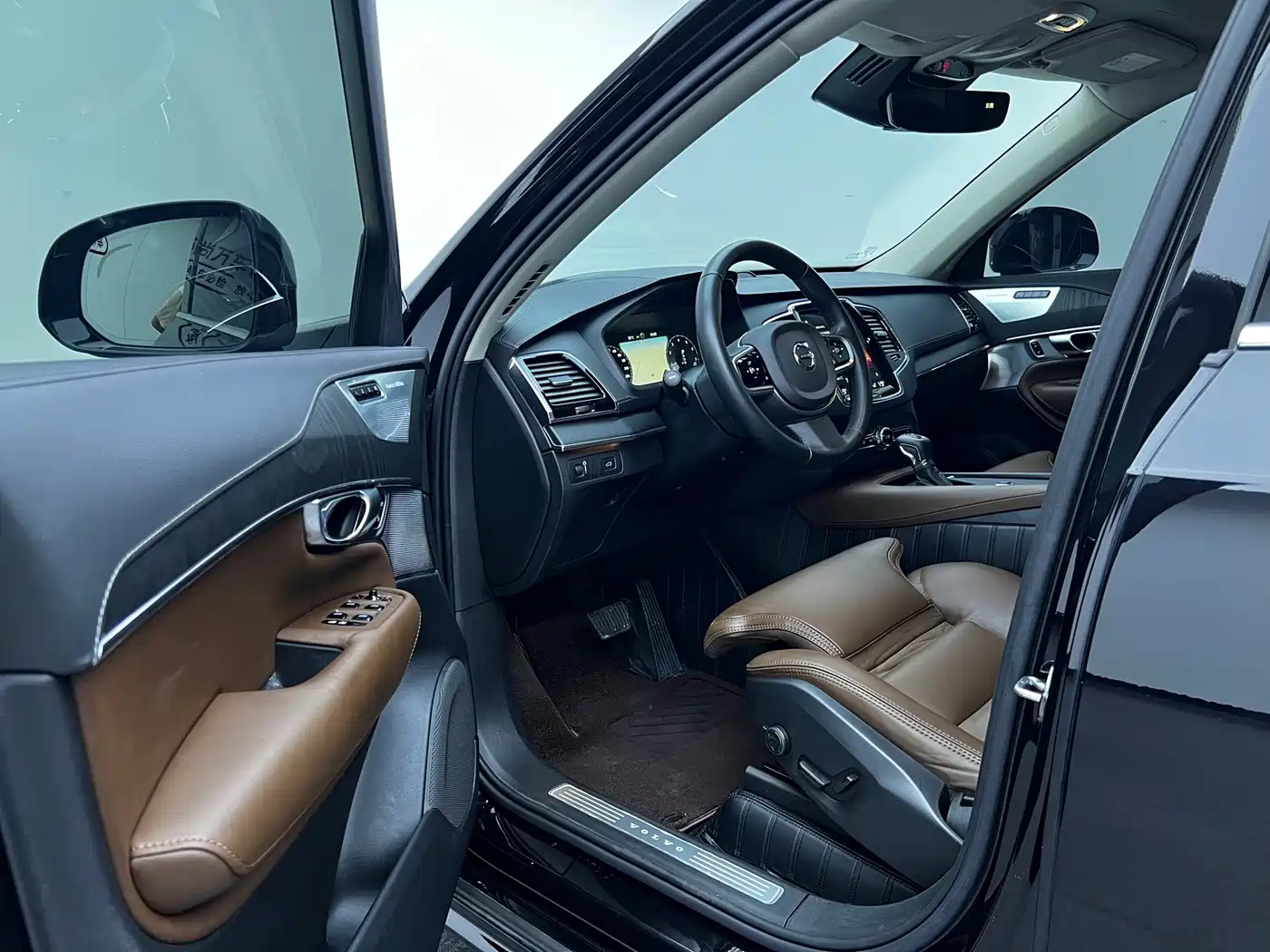 صورة 11 - Volvo XC90