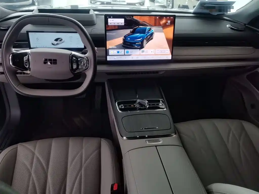 Geely Galaxy Galaxy Xingyao 8 2025 130km EM-P Starship Edition фото 10