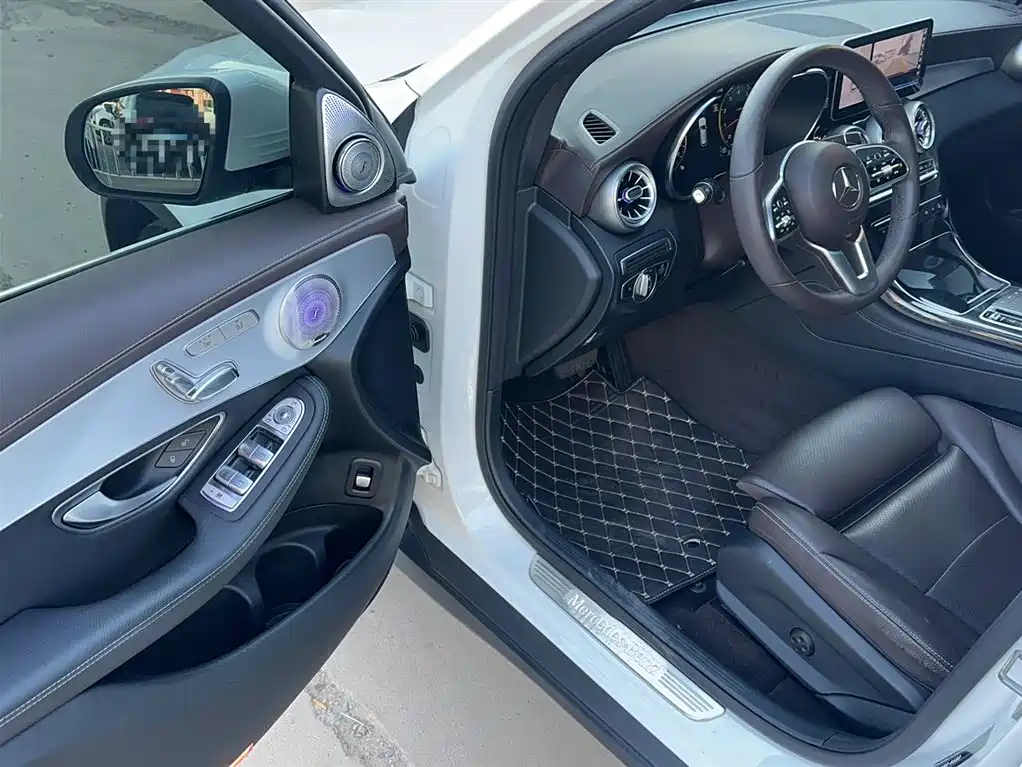 MERCEDES-BENZ GLC