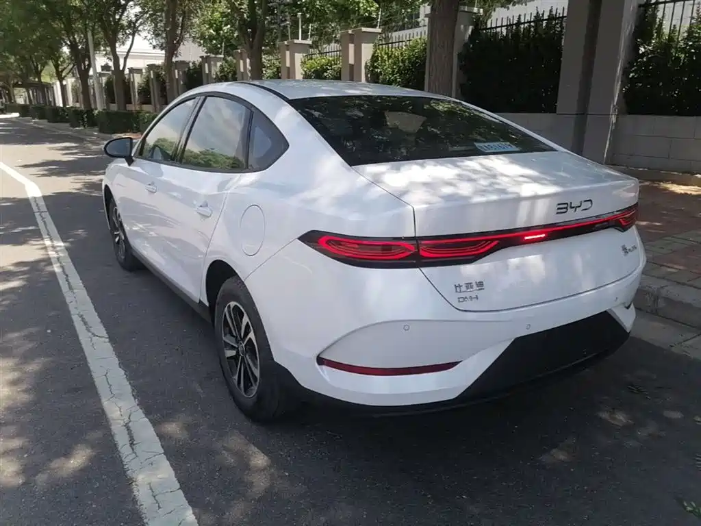 BYD Qin PLUS 2026 DM-i Smart Edition 128KM Progressive фото 5