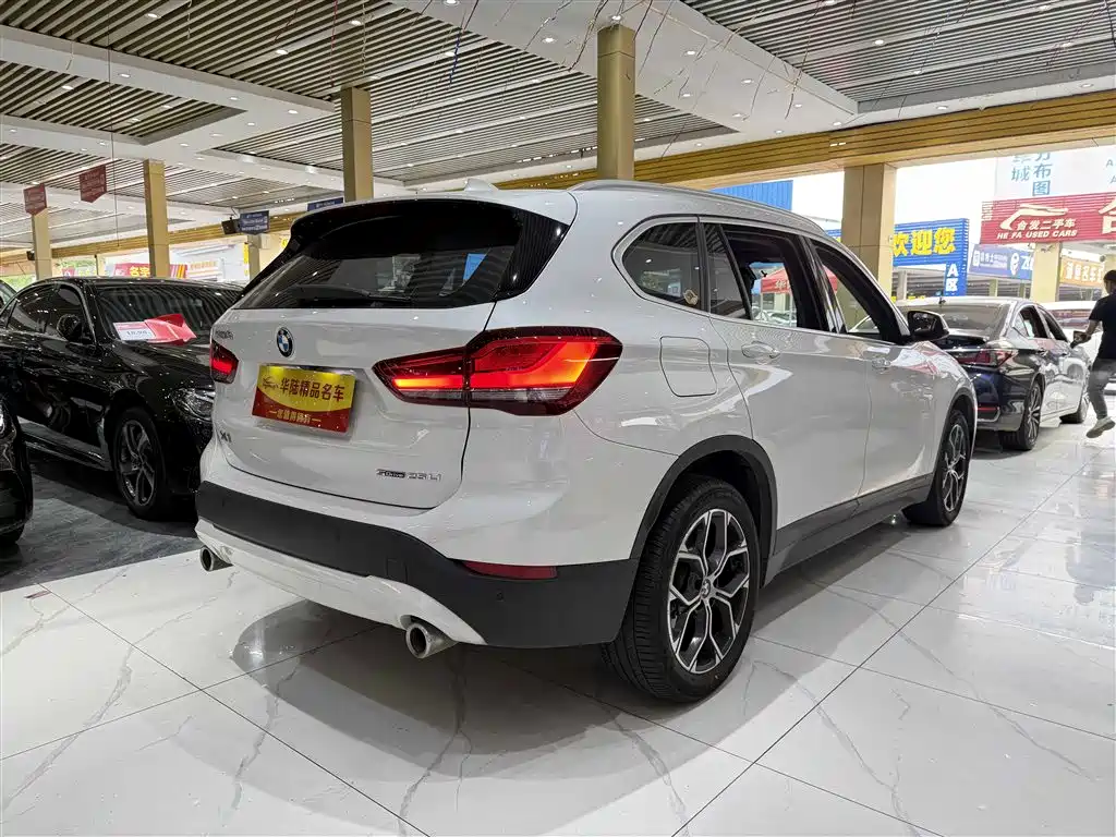 BMW X1 2022 sDrive25Li Leading фото 6