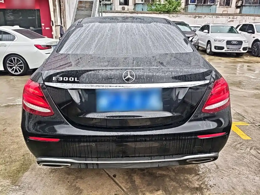 Фото 6 - Mercedes-Benz E-Class