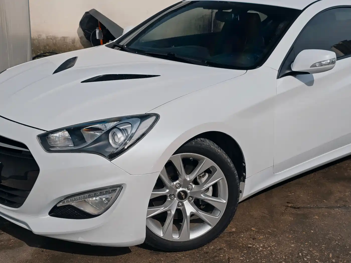 Hyundai Genesis Coupe 2012 2.0T Automatic Elegant Edition фото 11
