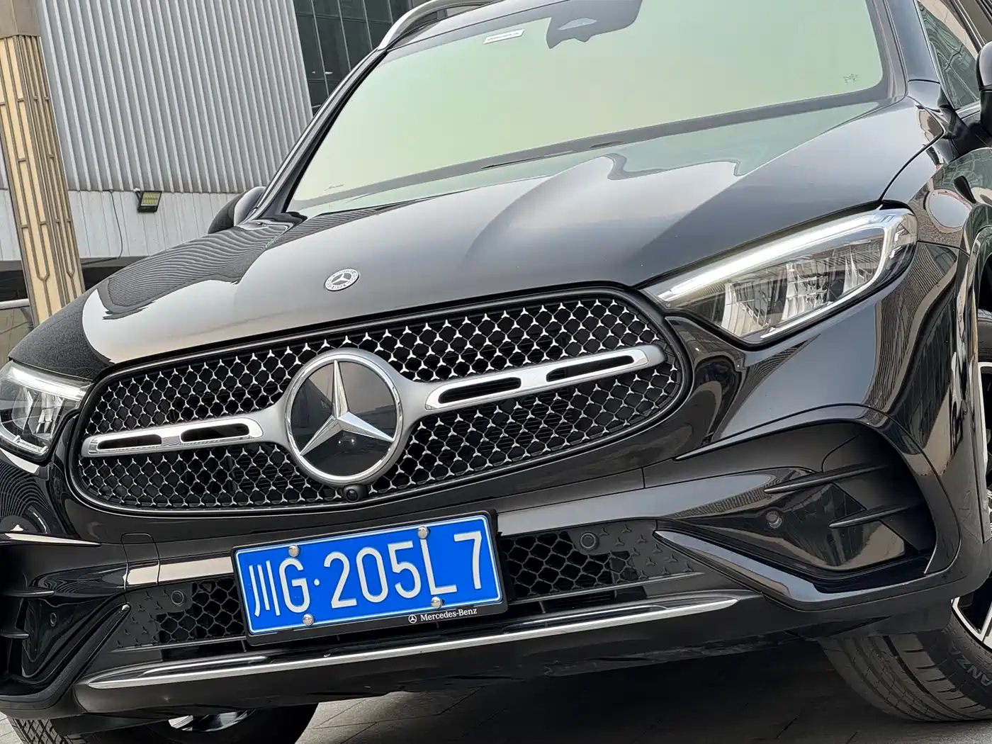Mercedes-Benz GLC 2023 GLC 260 L 4MATIC Luxury 5-Seater фото 2