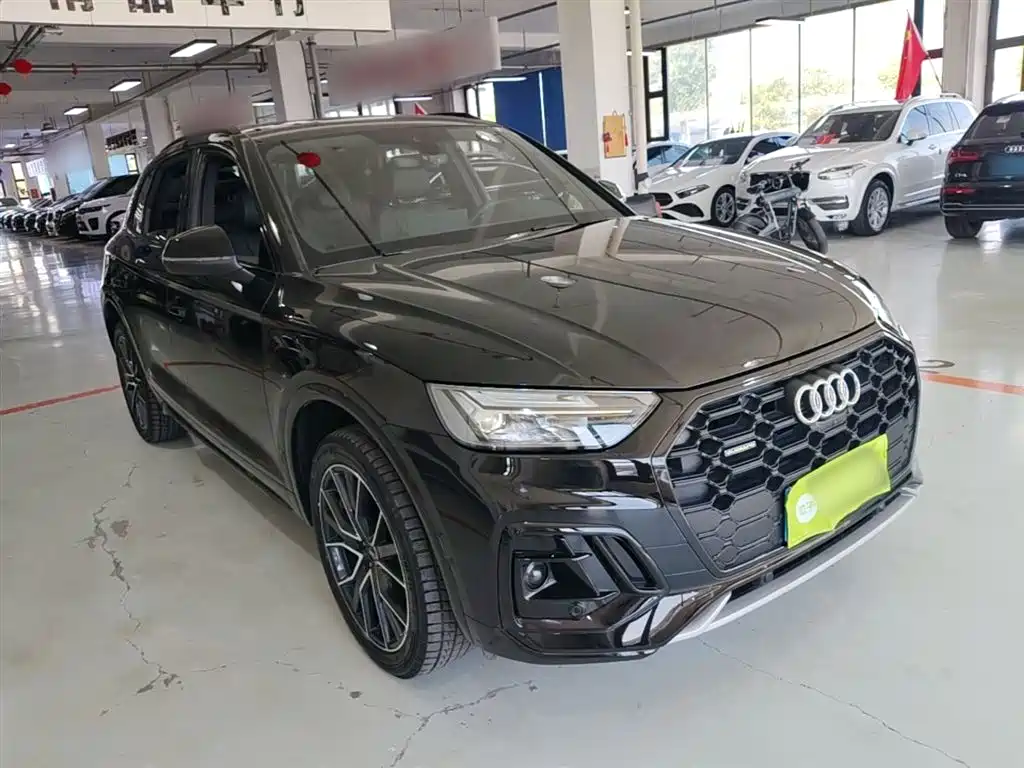 Audi Q5L 2024 Model 45 TFSI Luxury Dynamic фото 4