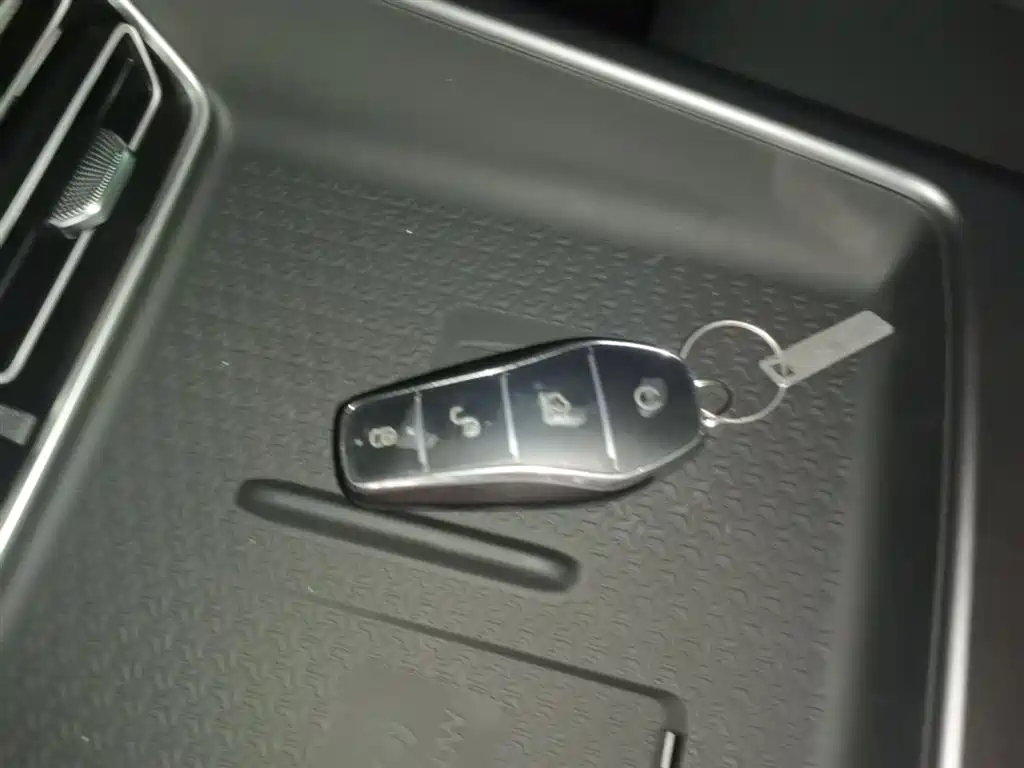 BYD Song Pro New Energy 2025 2nd Generation Smart Drive Edition DM-i 115KM Surpassing Type фото 9