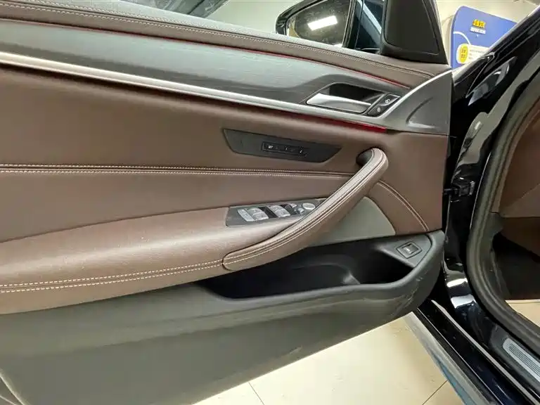 BMW 5 Series 2023 530Li Leading M Sport Package фото 15