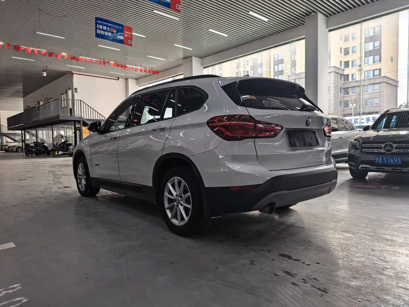 BMW X1 2016 sDrive18Li Premium Model фото 17