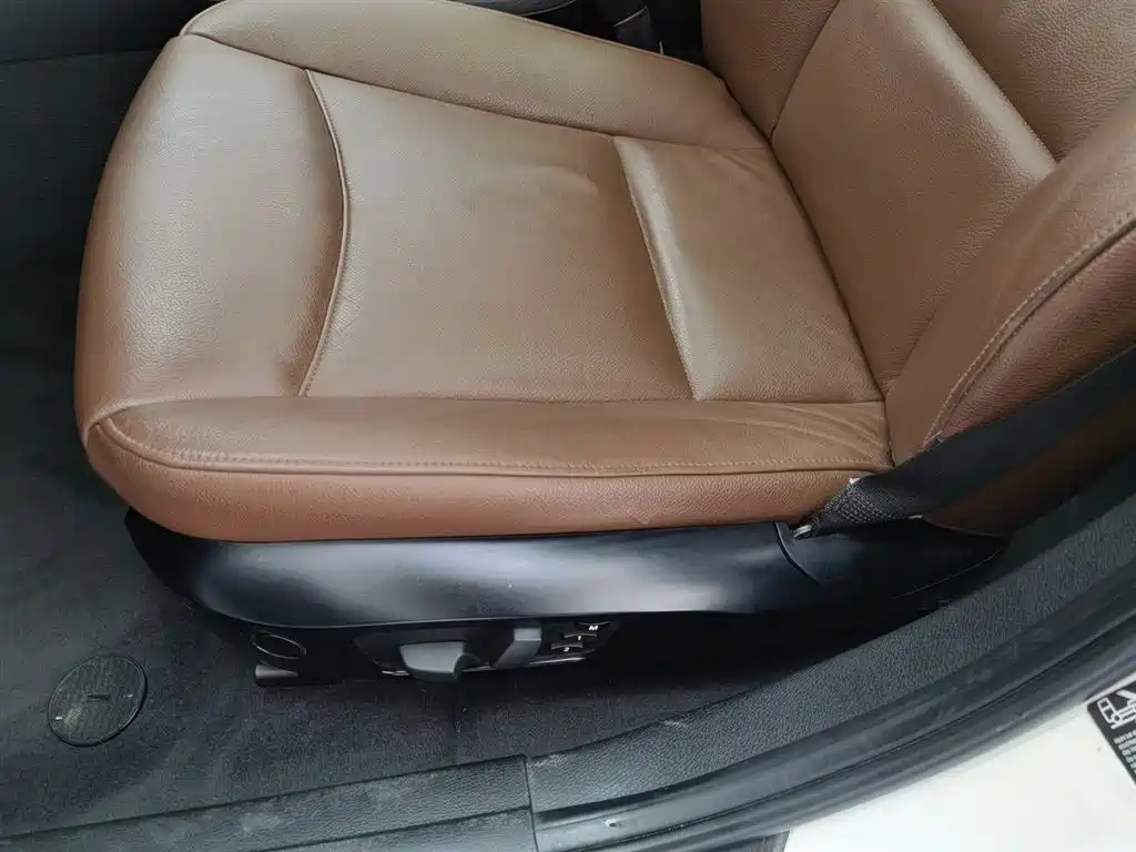 BMW X1 2013 xDrive20i X Design Package фото 20