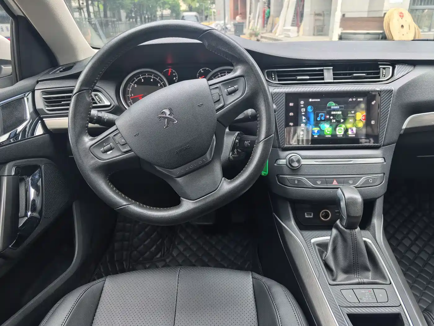 Peugeot 408 2014 1.8L Automatic Luxury Edition фото 8