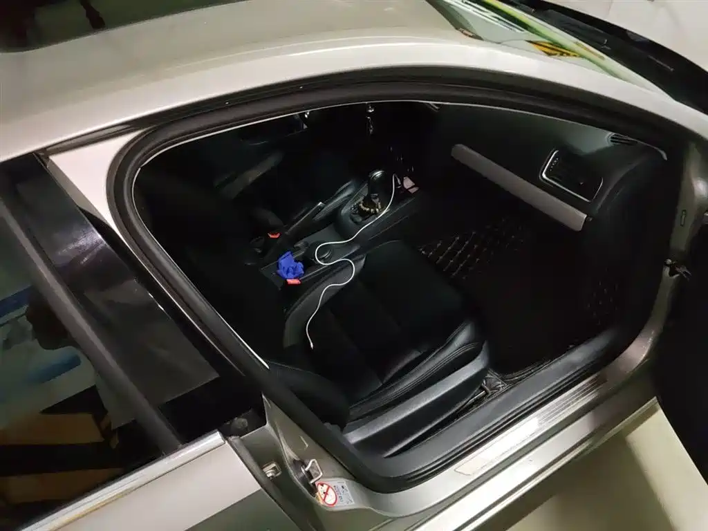 Volkswagen Sagitar 2014 1.6L Automatic Comfort фото 19
