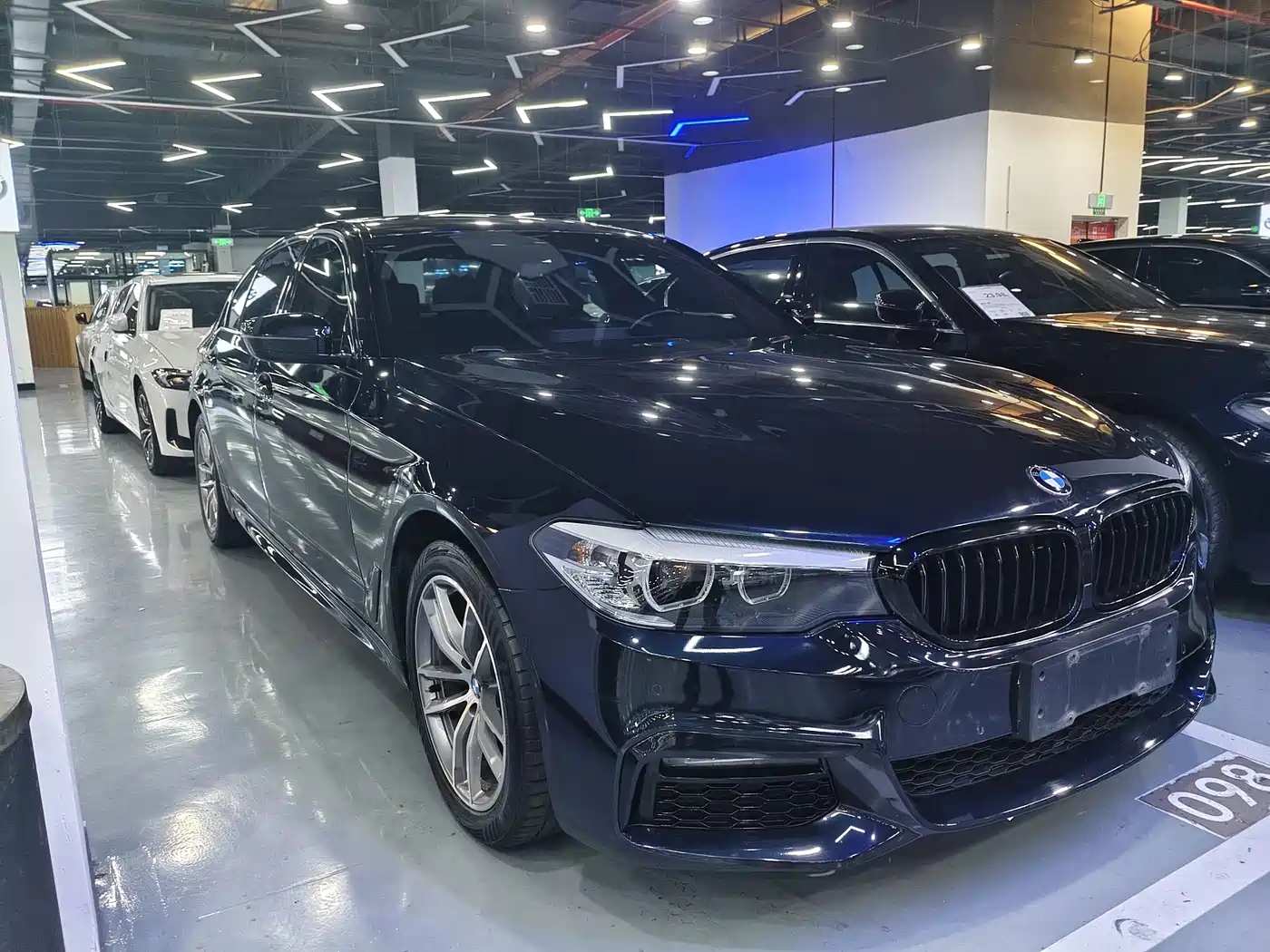 BMW 5 Series 2019 525Li M Sport Package фото 3