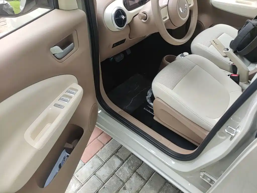 Wuling Motors Hongguang MINIEV 2026 2025 4-Door Advanced