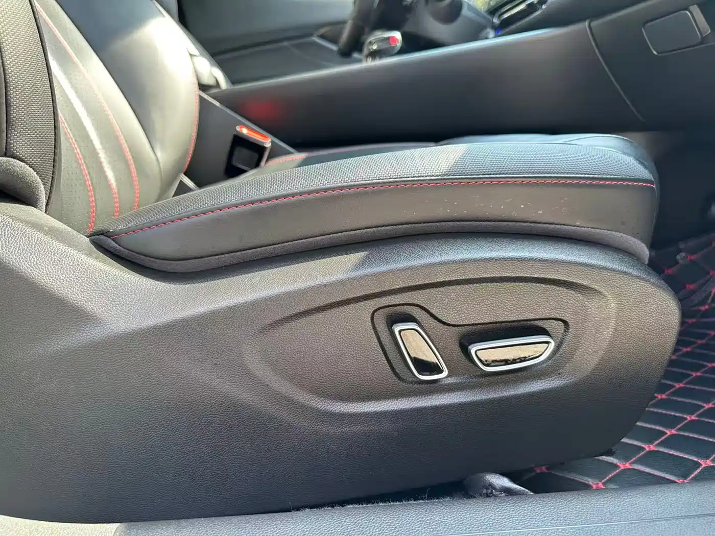 GAC Trumpchi Trumpchi Emkoo 2023 270T DCT J16 Edition фото 15