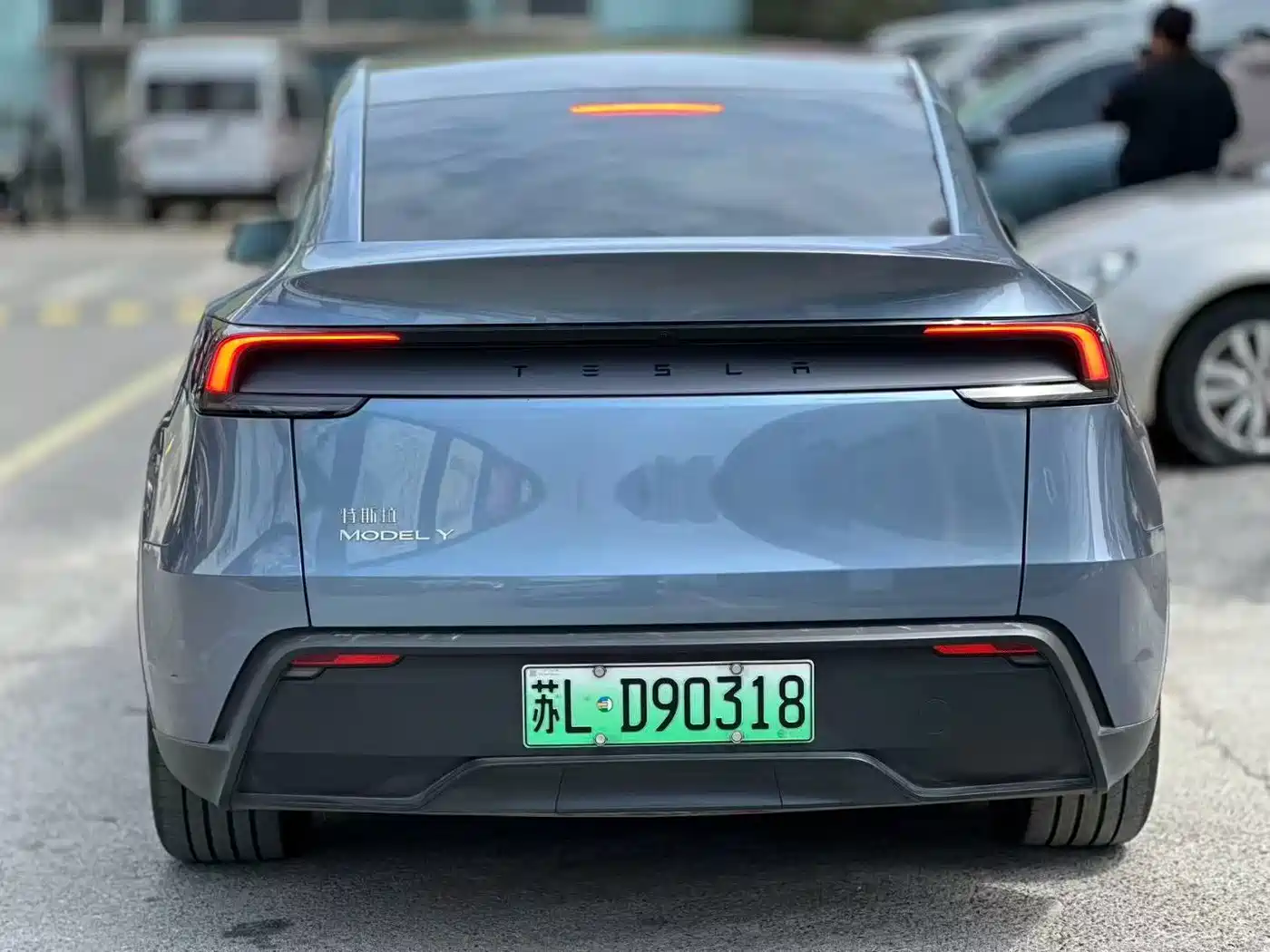 TESLA MODEL Y