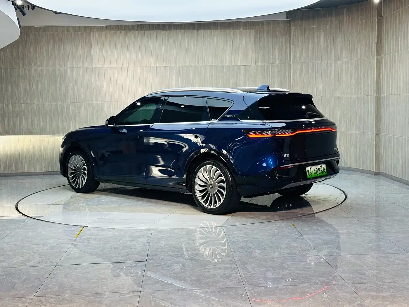 Voyah Auto VOYAH FREE 2021 AWD Standard Range Extender Exclusive Luxury Package фото 4