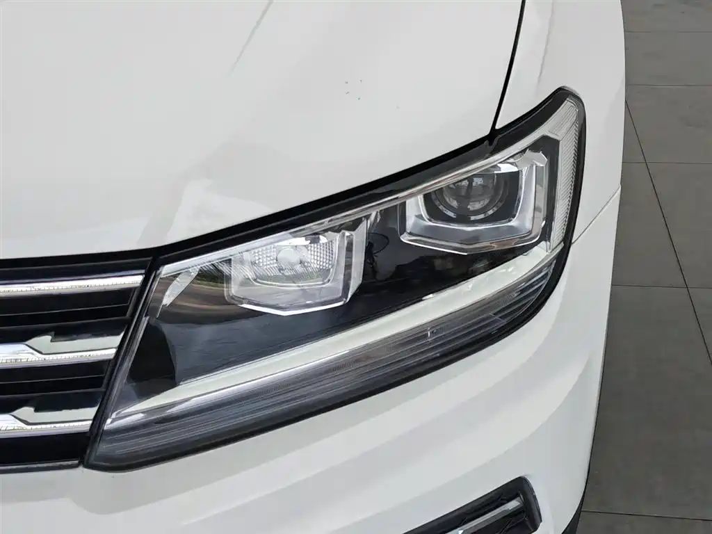 Volkswagen Tiguan L 2018 280TSI Automatic 2WD Comfort фото 7