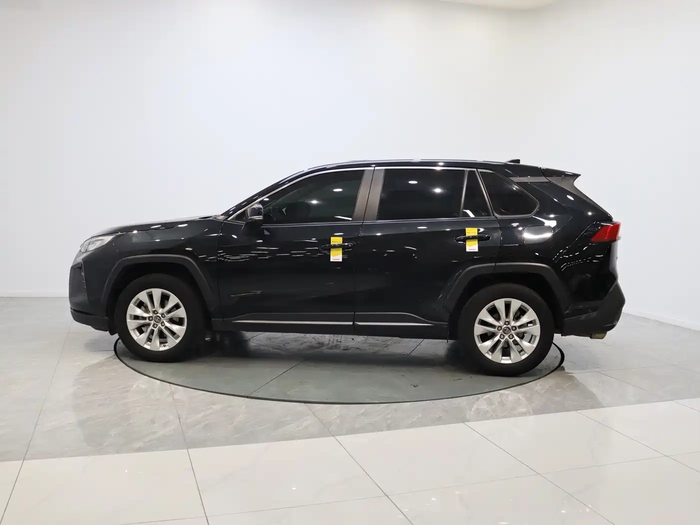Toyota Wildlander 2022 2.0L CVT FWD Leading Edition фото 6