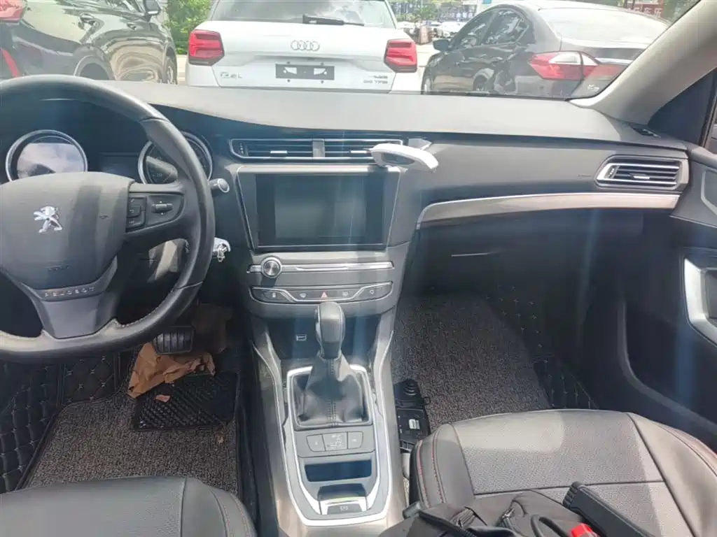 Peugeot 408 2014 1.8L Automatic Luxury Edition фото 13