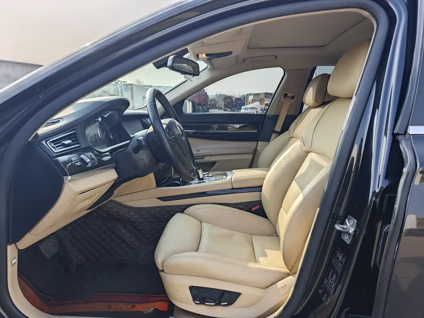 BMW 7 Series 2011 730Li Elegance фото 4