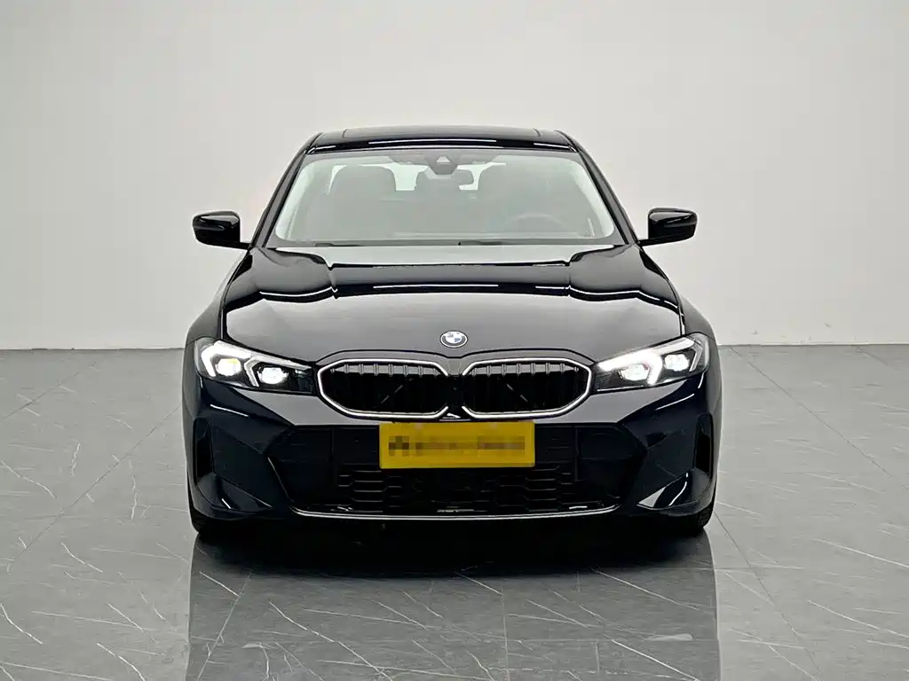 Photo 2 - BMW 3 Series