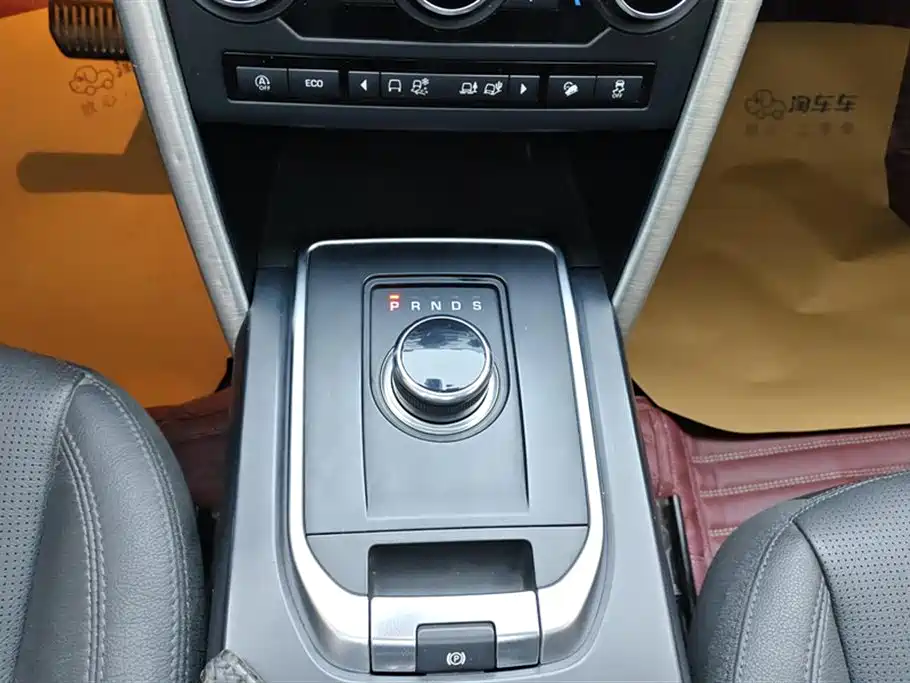 Land Rover Discovery Sport 2018 240PS SE Edition фото 16