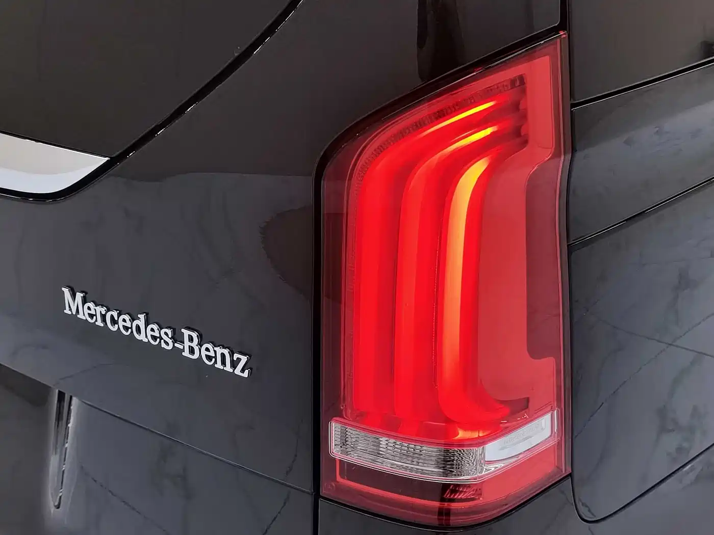 Mercedes-Benz V-Class 2022 V 260 L Long Wheelbase Luxury Edition фото 25