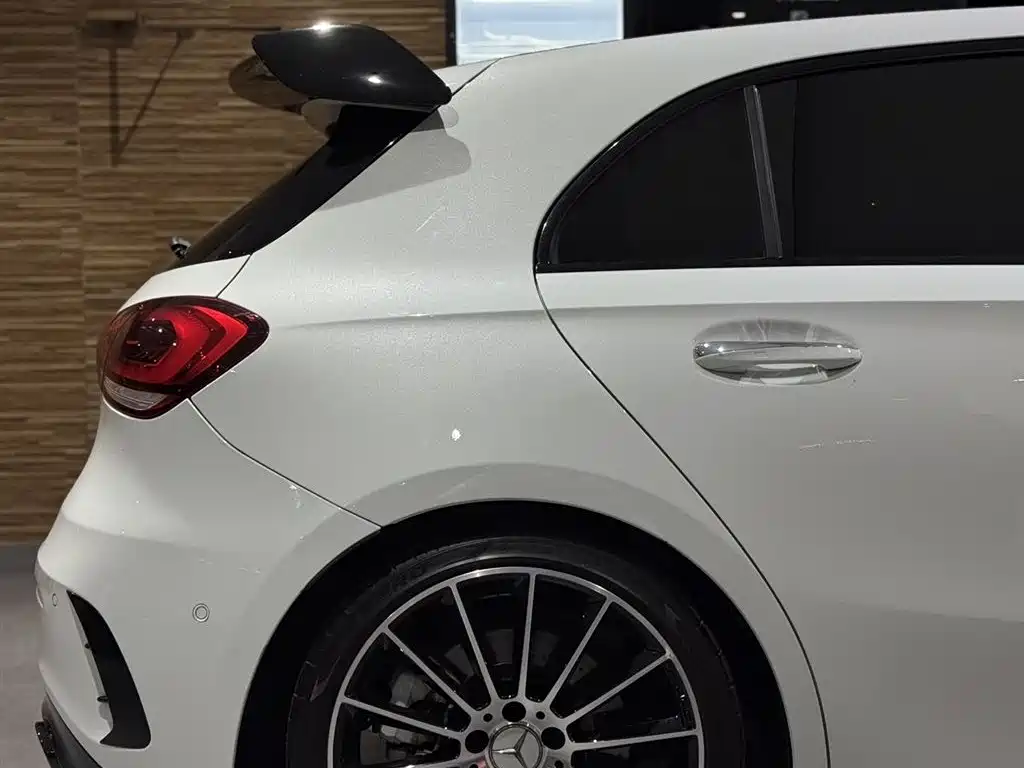 Mercedes-Benz A-Class AMG (Import) 2020 AMG A 35 4MATIC фото 15
