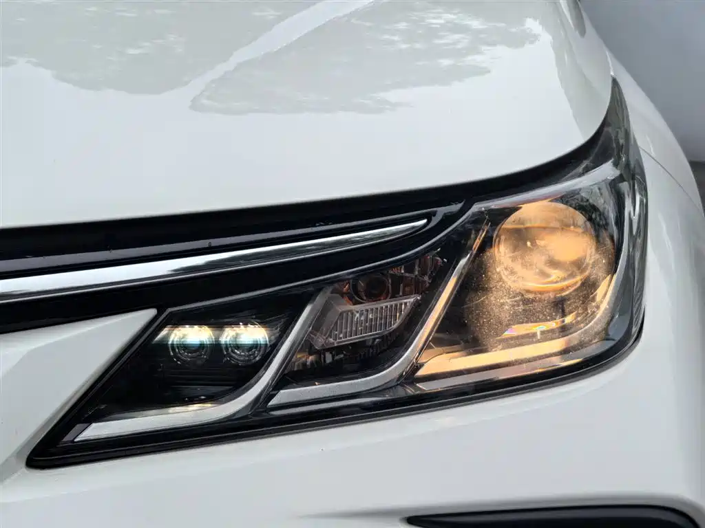 Toyota Corolla 2019 1.2T S-CVT GL Pioneer Edition фото 18