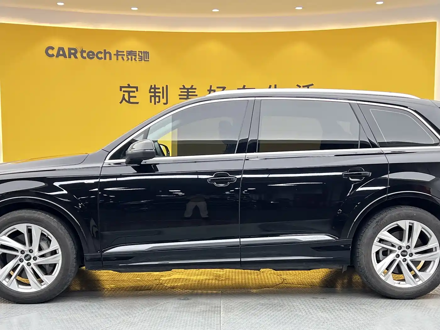 Audi Q7 2023 45 TFSI quattro S line Sport фото 30