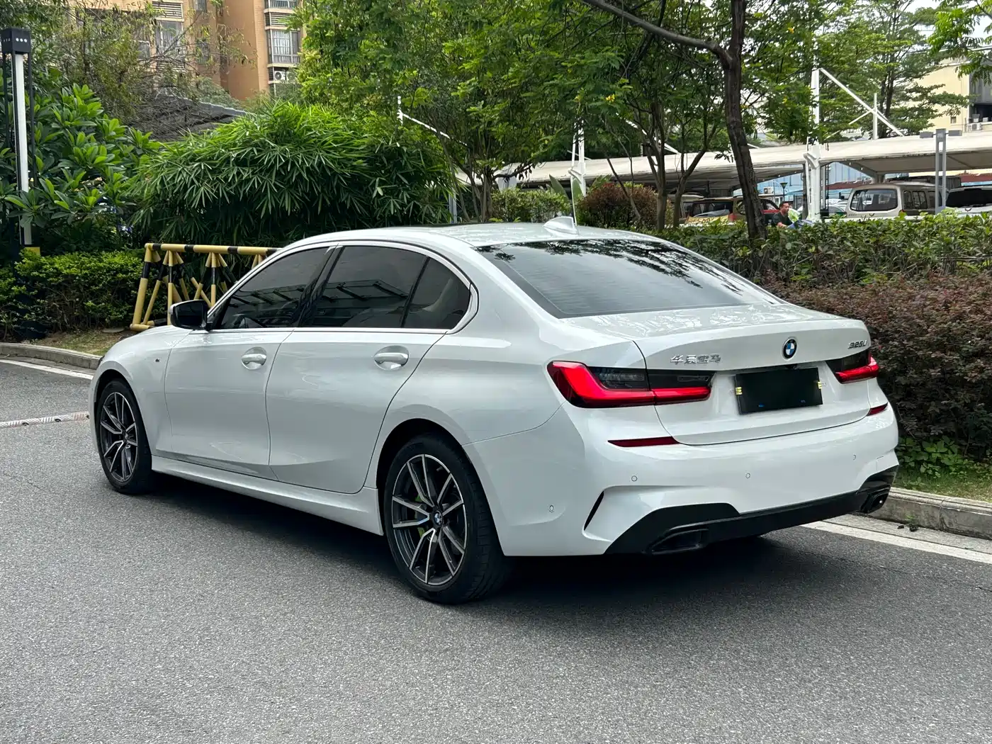 BMW 3 Series 2021 325Li M Sport Package фото 6