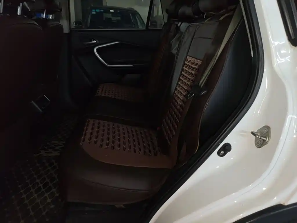 BAIC Huansu S6 2017 2016 1.5T CVT Fun Edition