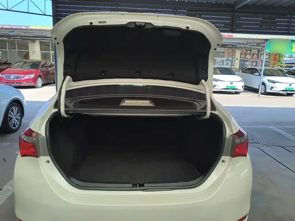 Toyota Corolla 2017 Facelift 1.2T S-CVT GL-i фото 19