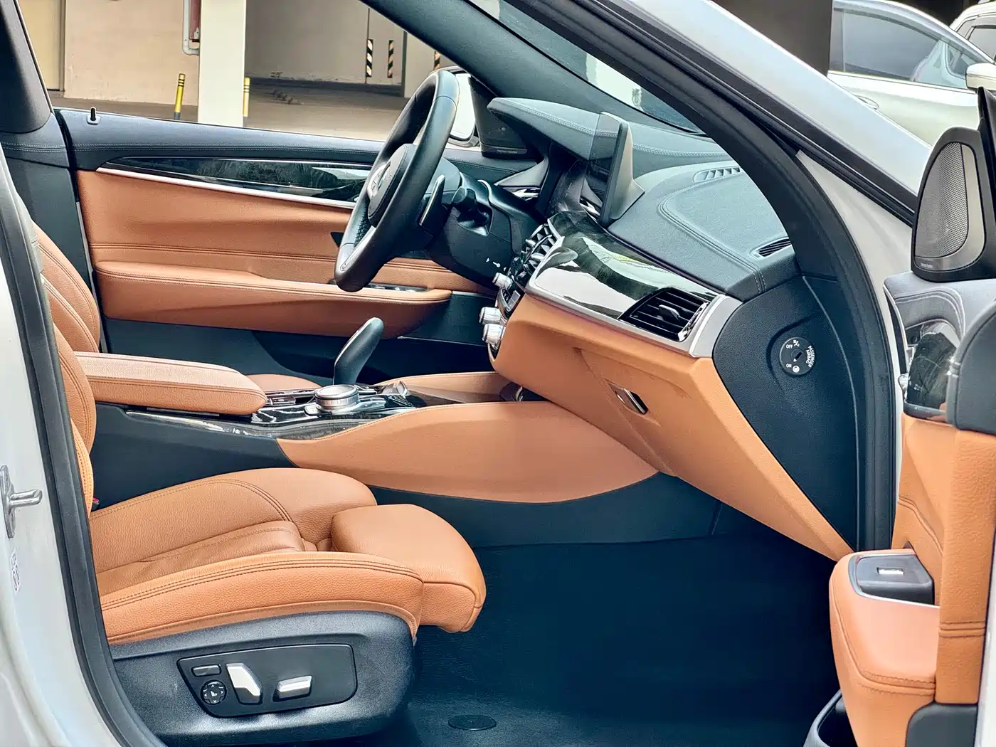 BMW 6 Series GT 2021 630i M Sport Package фото 10
