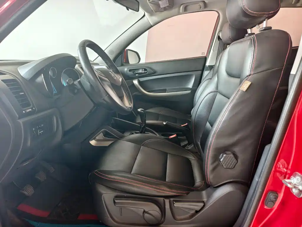 Photo 7 - Changan CS35