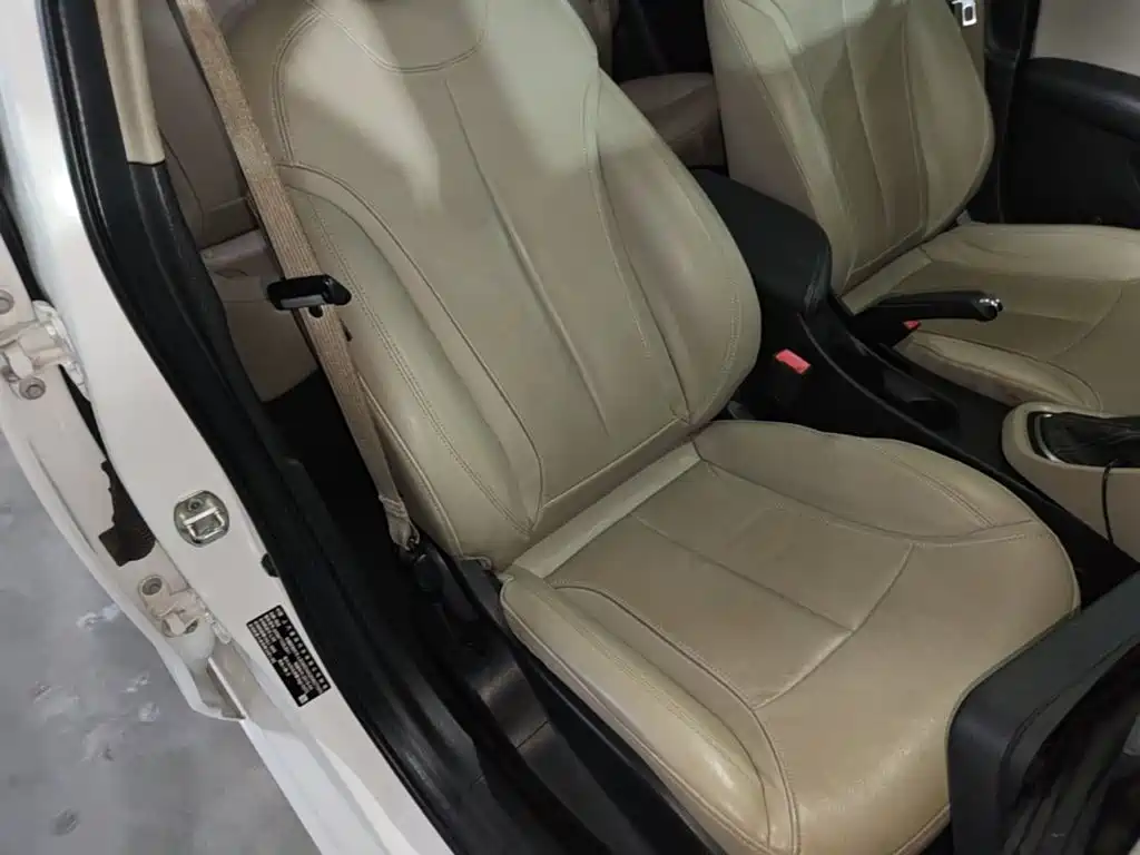 Фото 25 - Buick Excelle