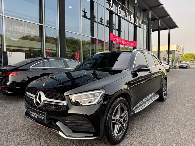 MERCEDES-BENZ GLC