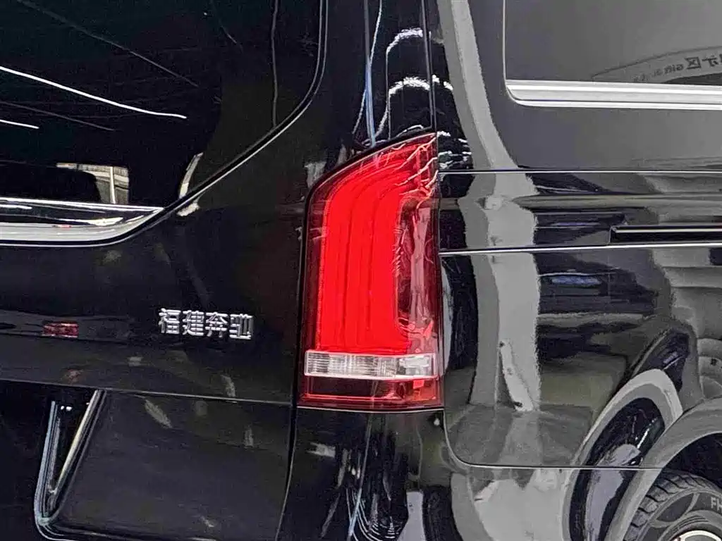 Mercedes-Benz V-Class 2021 V 260 L Long Wheelbase Luxury Edition фото 16