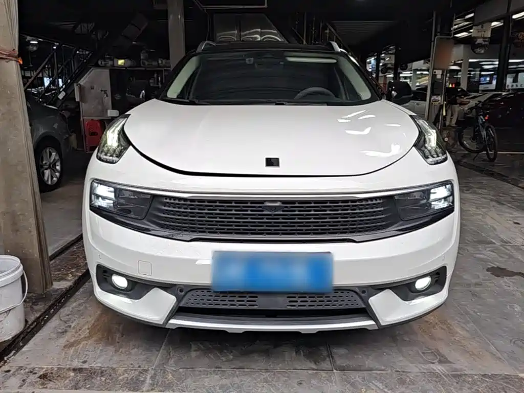 Lynk & Co 01 2017 2.0T AWD Pro фото 3