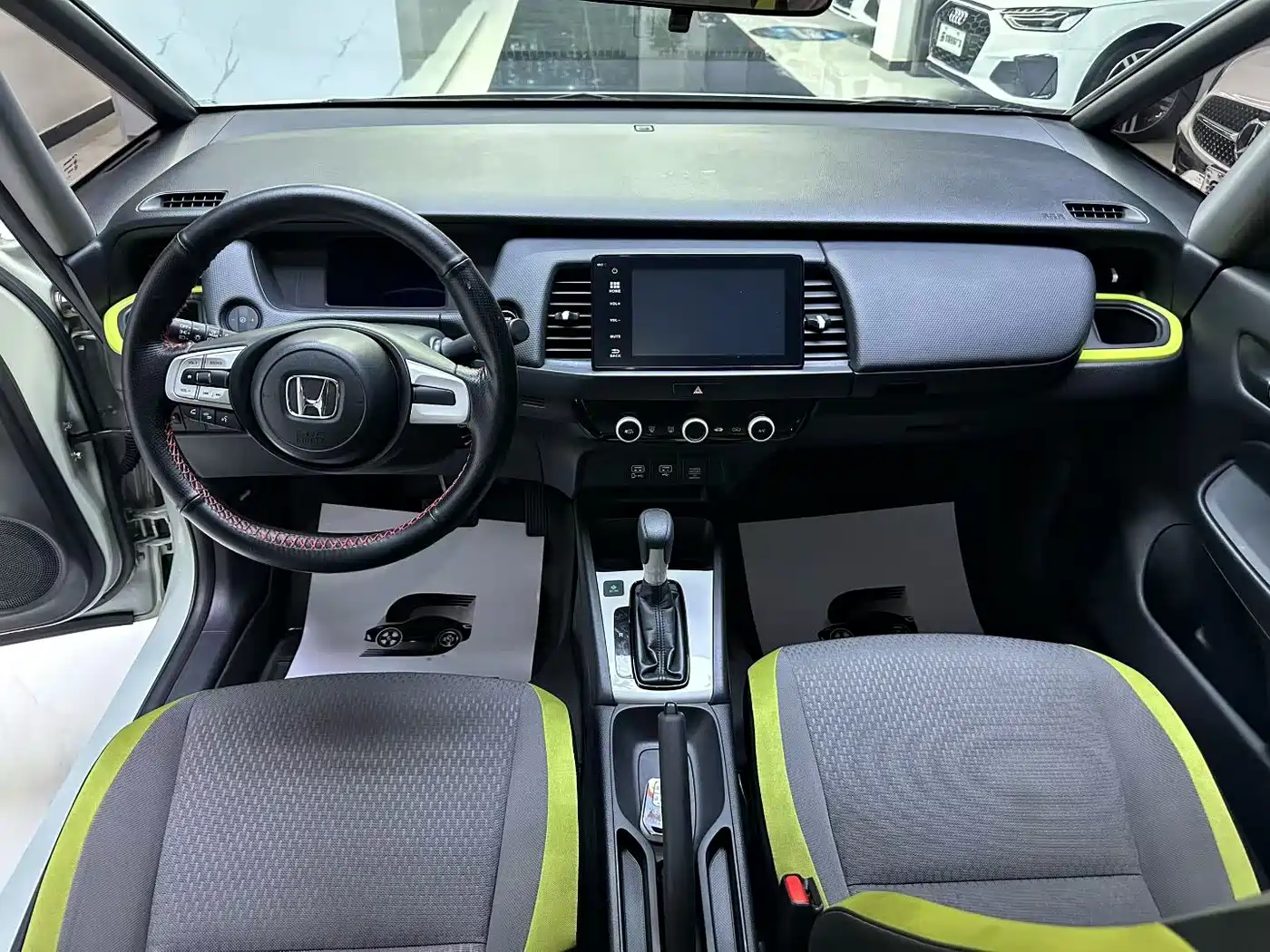 Photo 6 - Honda Fit