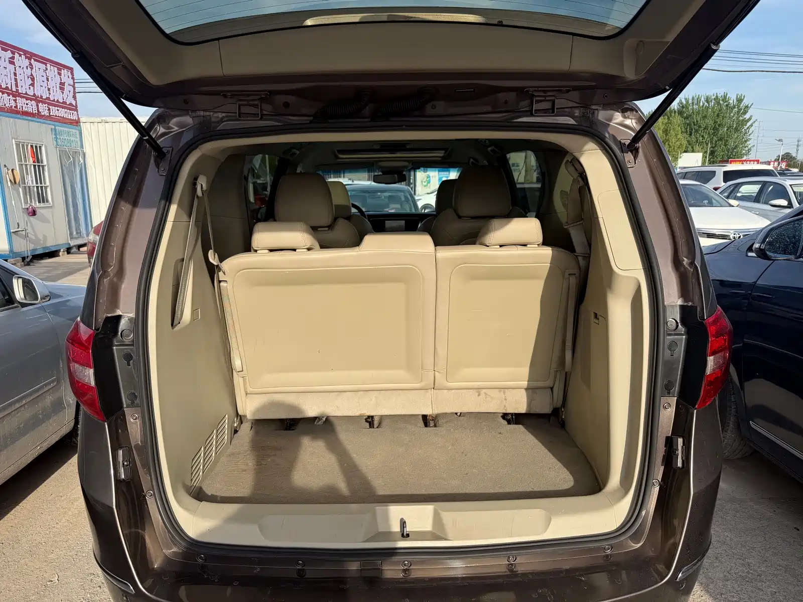 Photo 8 - Buick GL8