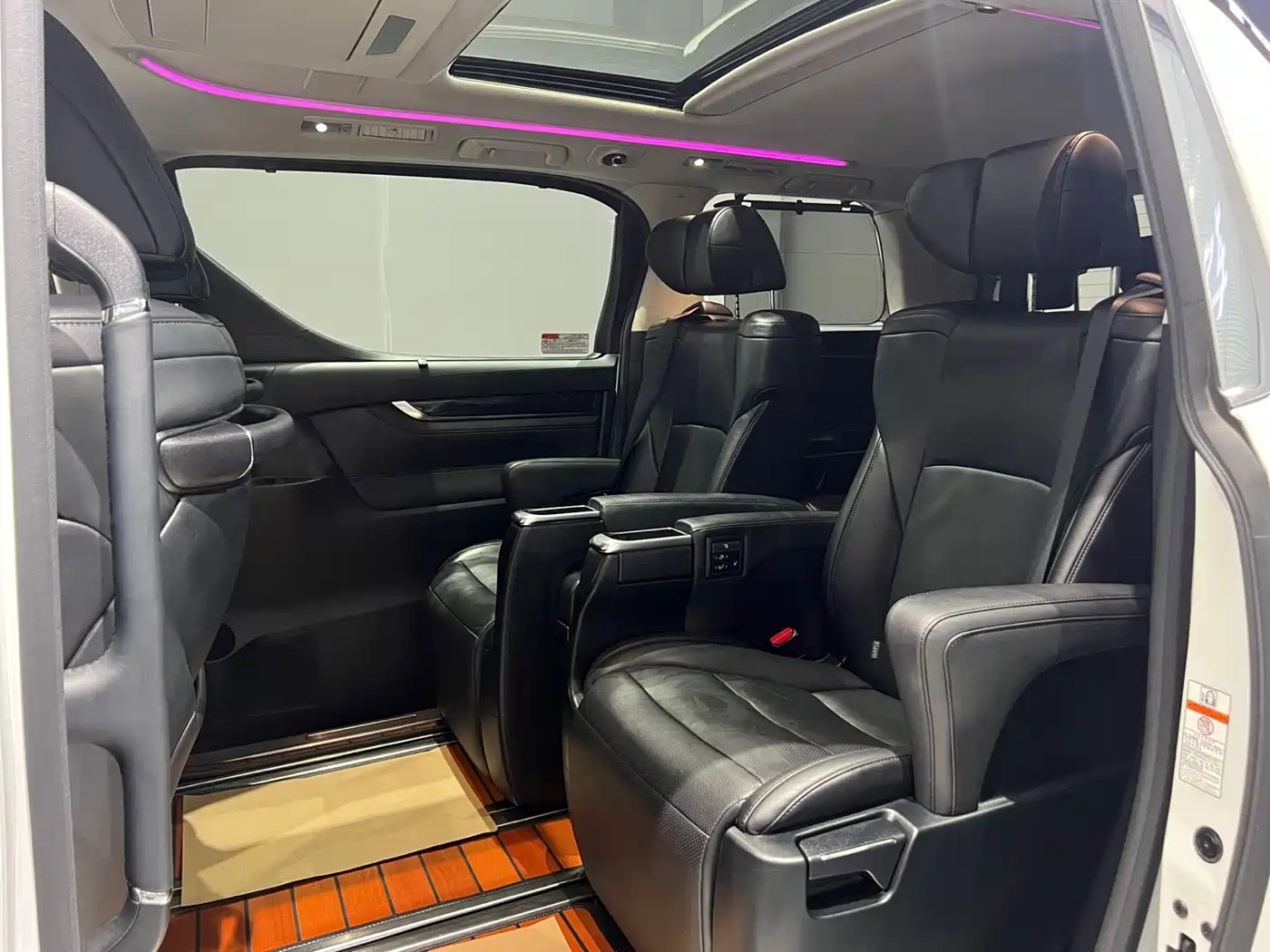 Toyota Vellfire 2021 Crown Hybrid 2.5L HV Luxury Edition фото 9