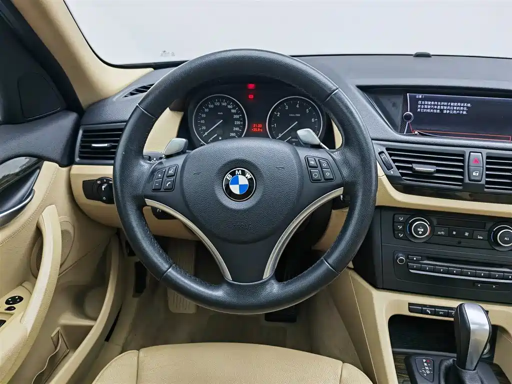 BMW X1 (Import) 2010 xDrive28i фото 11