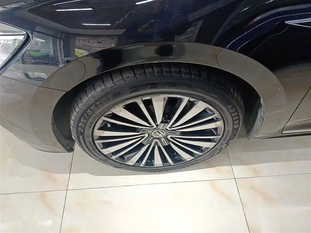 Volkswagen Passat 2019 330TSI Luxury Edition China VI фото 23