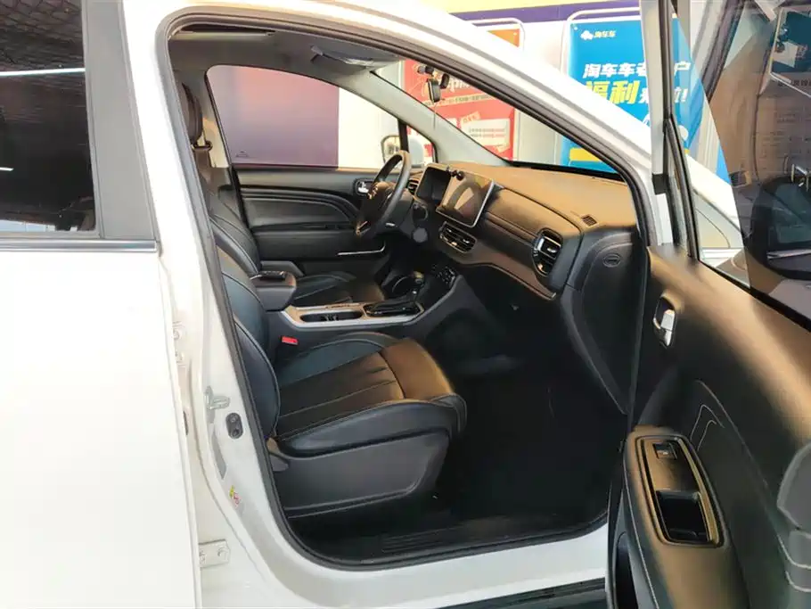GAC Trumpchi Trumpchi GS3 2022 POWER 270T Auto Premium Edition фото 8
