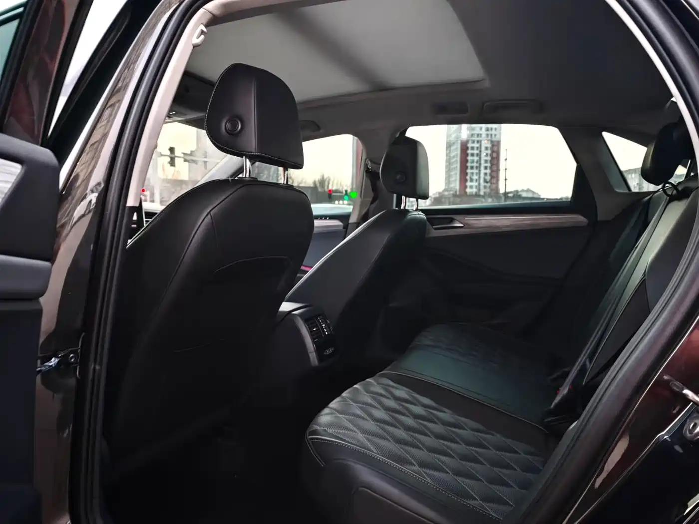 Volkswagen Sagitar 2023 300TSI DSG Surpassing Edition фото 5