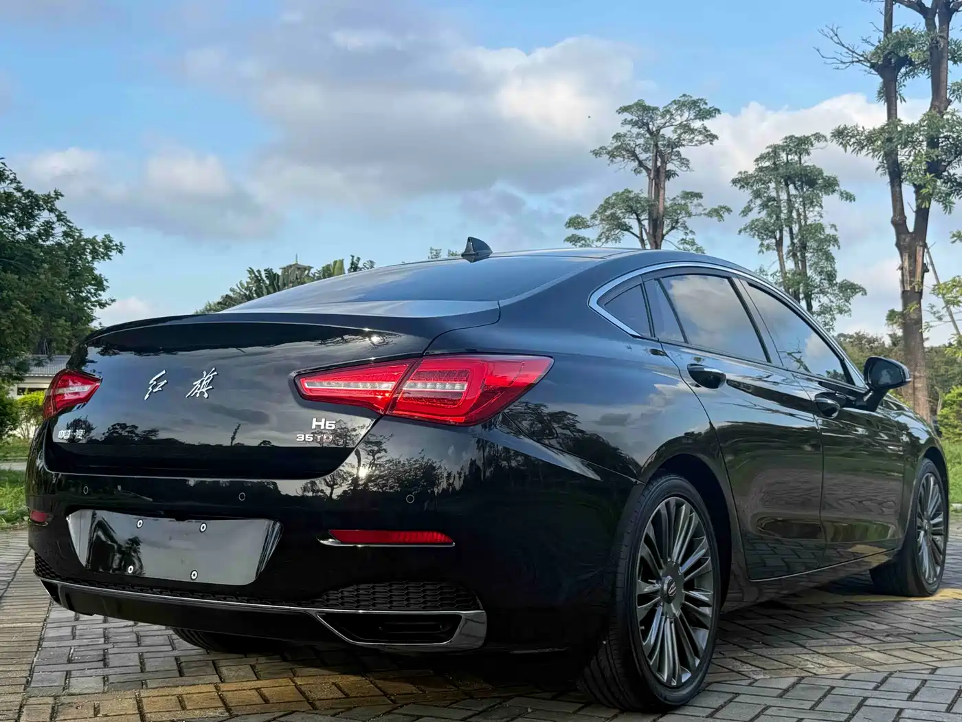 Hongqi H5 2020 1.8T Automatic Smart Connection Qi Enjoy Edition фото 15