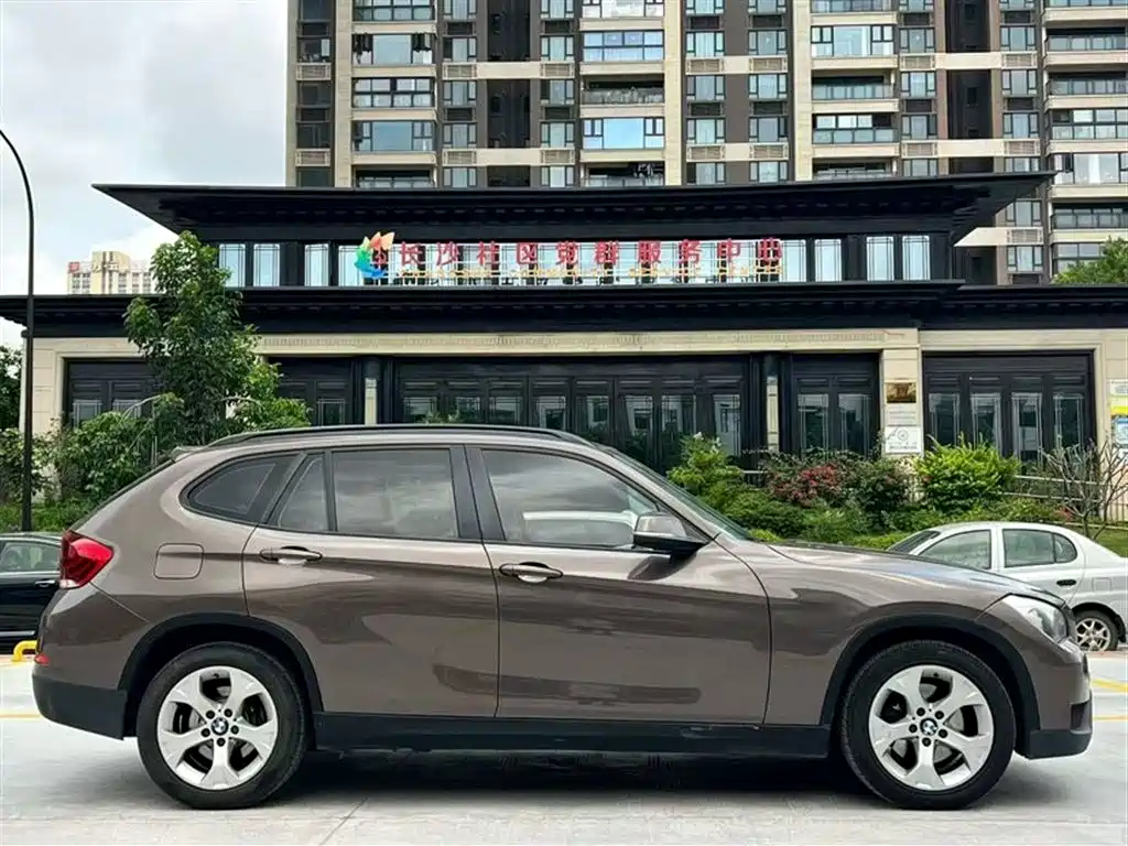 BMW X1 2013 sDrive18i Fashion фото 8