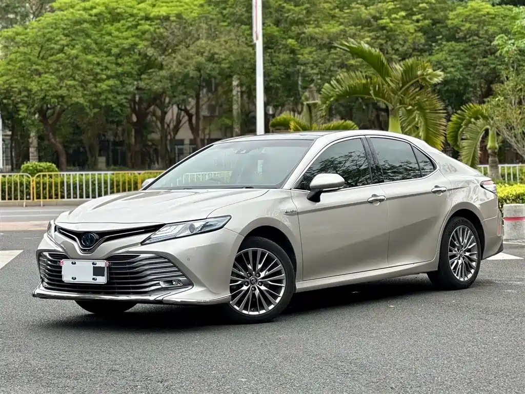 Toyota Camry 2019 Hybrid 2.5HG Luxury Edition China V